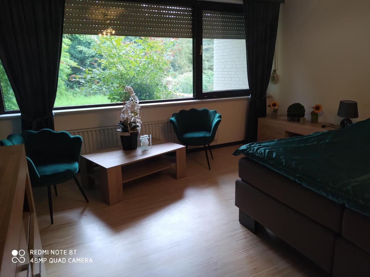 Park Mit Pool Und 3 Schlafzimmer Apartment