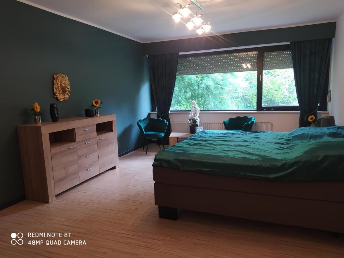 Apartment Park Mit Pool Und 3 Schlafzimmer *