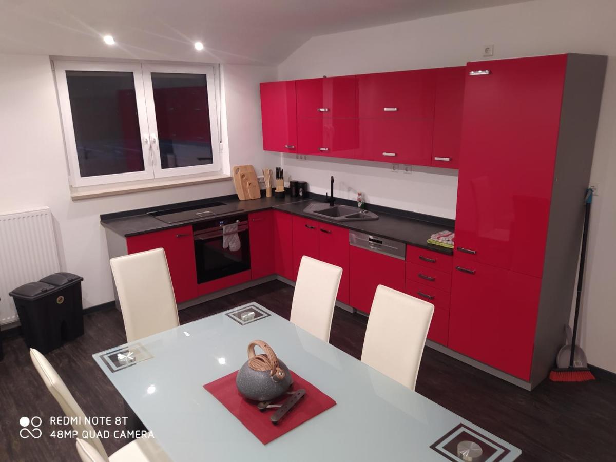 Park Mit Pool Und 3 Schlafzimmer Apartment Uelzen