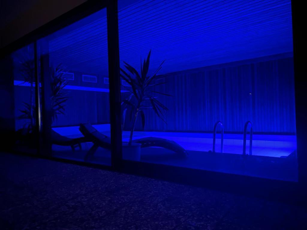 Park Mit Pool Und 3 Schlafzimmer *